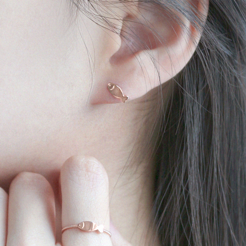 Free Shipping★<br> <font color="red">Total 10K Gold★</font><br> Dory Fish Mini Earring<br> EA0017_R