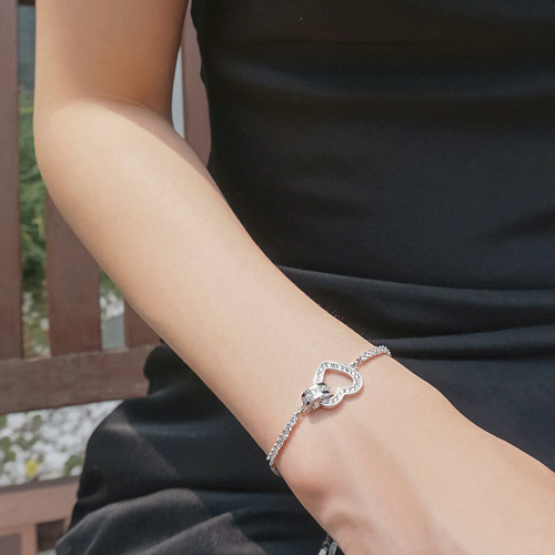 Free summer special price + free shipping★<br> <font color="red">50,000 won instant discount today only★Limited quantity<br></font> lamuh heart bracelet<br> BA0365