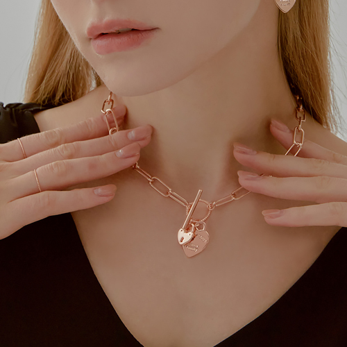 Free summer special price + free shipping★<br><font color="red"> </font>Luvre heart chain Necklace<Br> NA0366