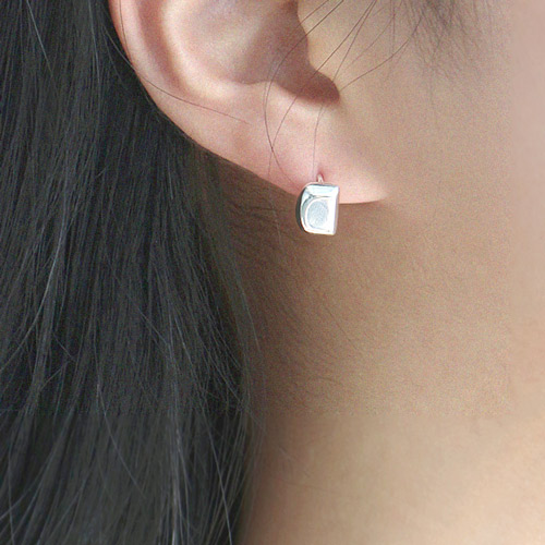Free summer special price + free shipping★<br> <font color="red">Total 92.5 Silver</font><br> Mail simple one-touch ring Earring<br> LEA0036