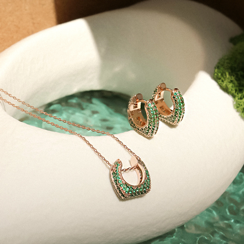 110,000 won discount + free shipping today only★ <font color="red"><br>92.5 Silver★<br> Earring/Necklace SET</font><br> Bohenia Emerald SET SET0453