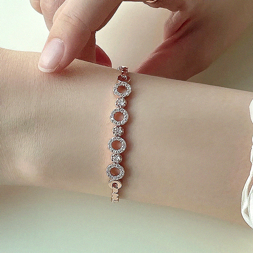Fall in SALE + Free Shipping★<br><font color="red"></font> Studded crystal bracelet<BR> BA0507